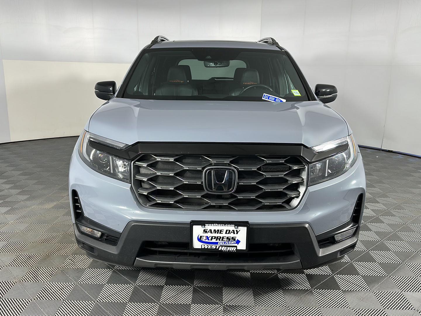 Used 2024 Sonic Gray Pearl Honda TrailSport image 2