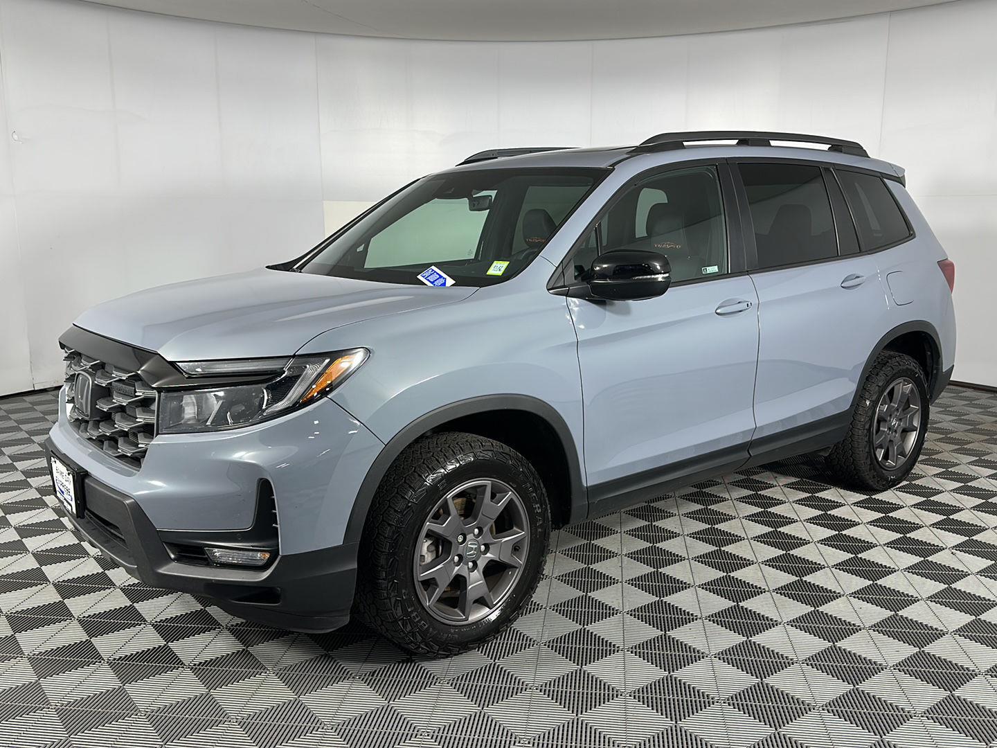 Used 2024 Sonic Gray Pearl Honda TrailSport image 3