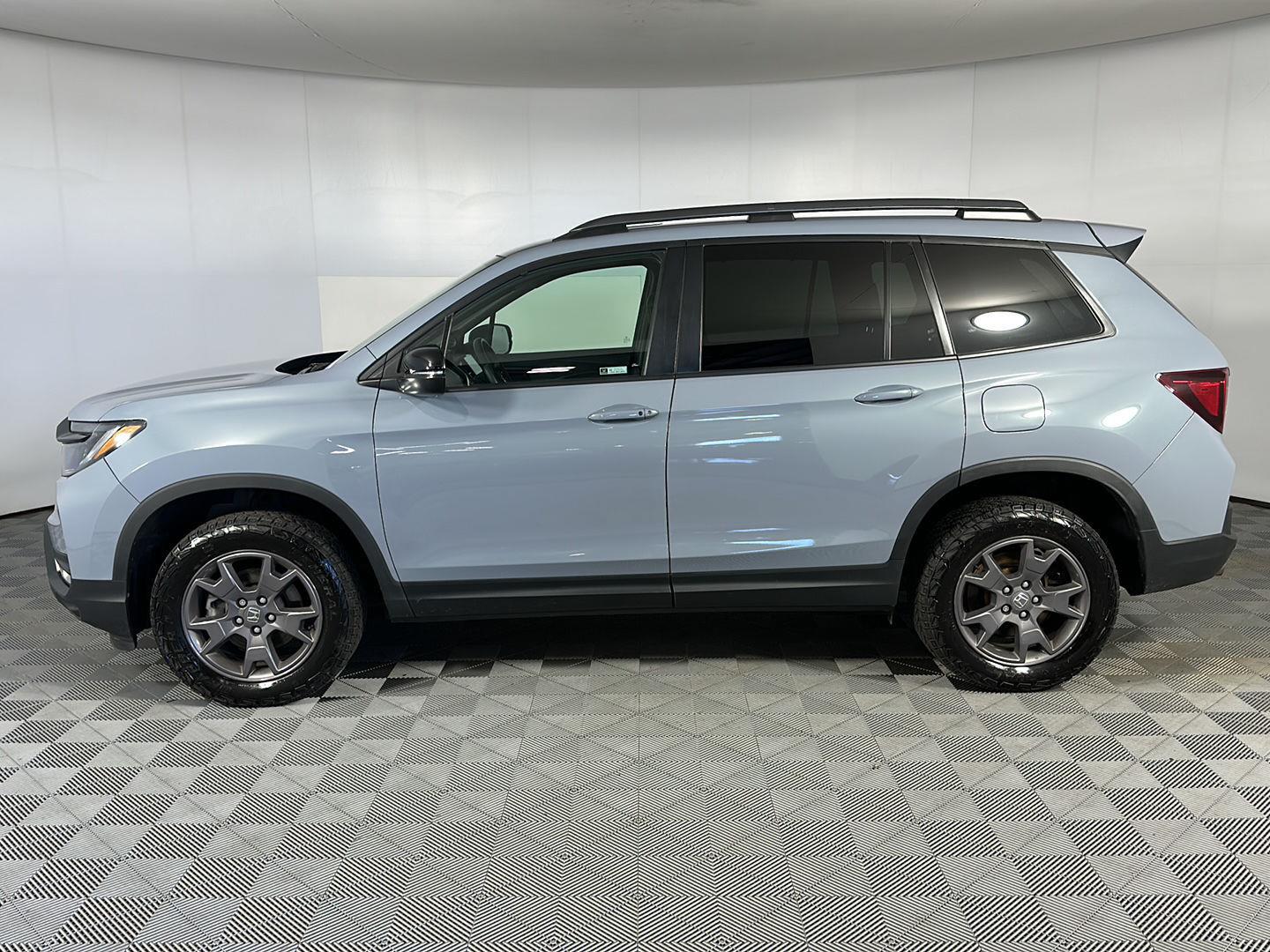 Used 2024 Sonic Gray Pearl Honda TrailSport image 4