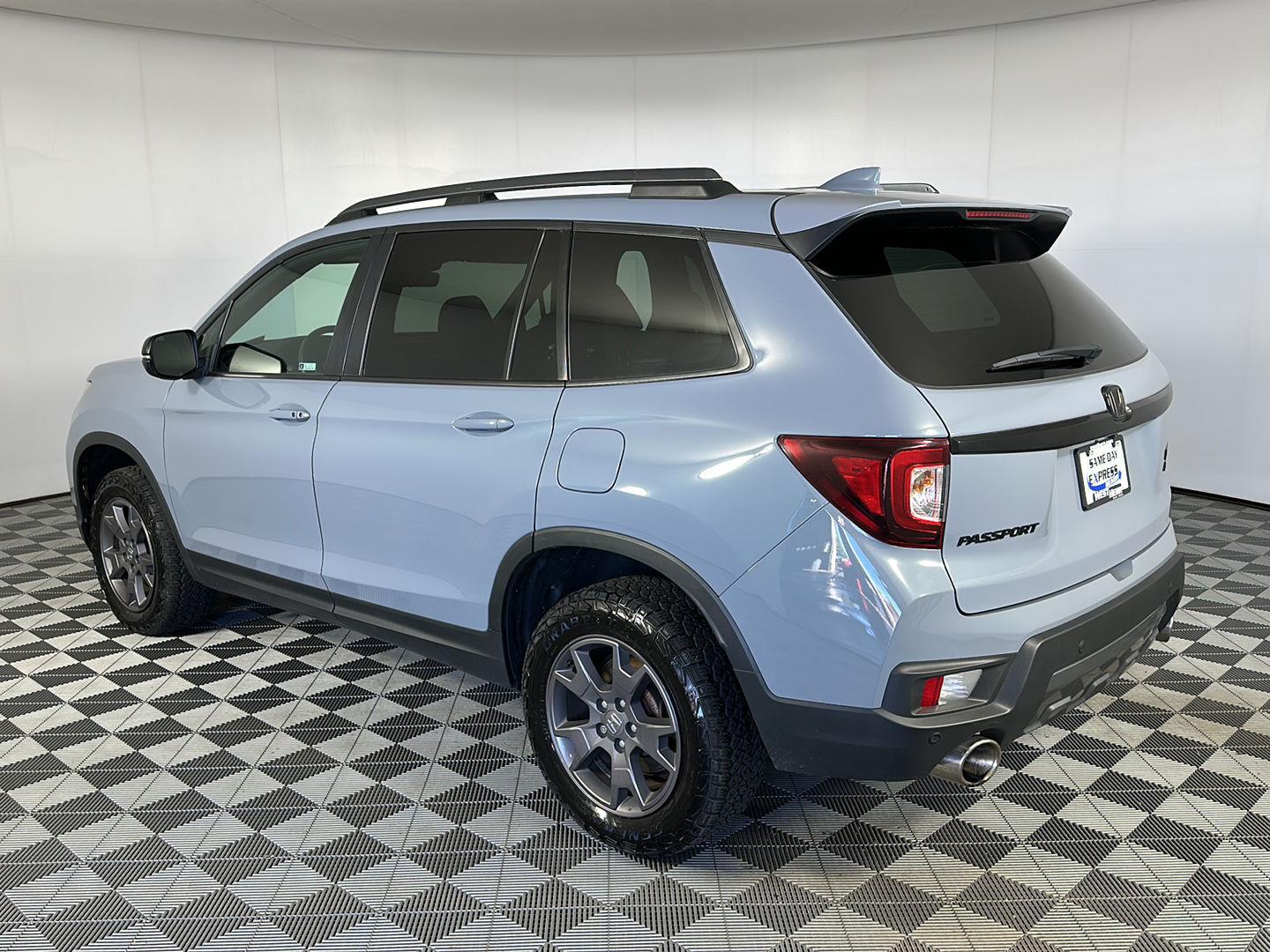 Used 2024 Sonic Gray Pearl Honda TrailSport image 5