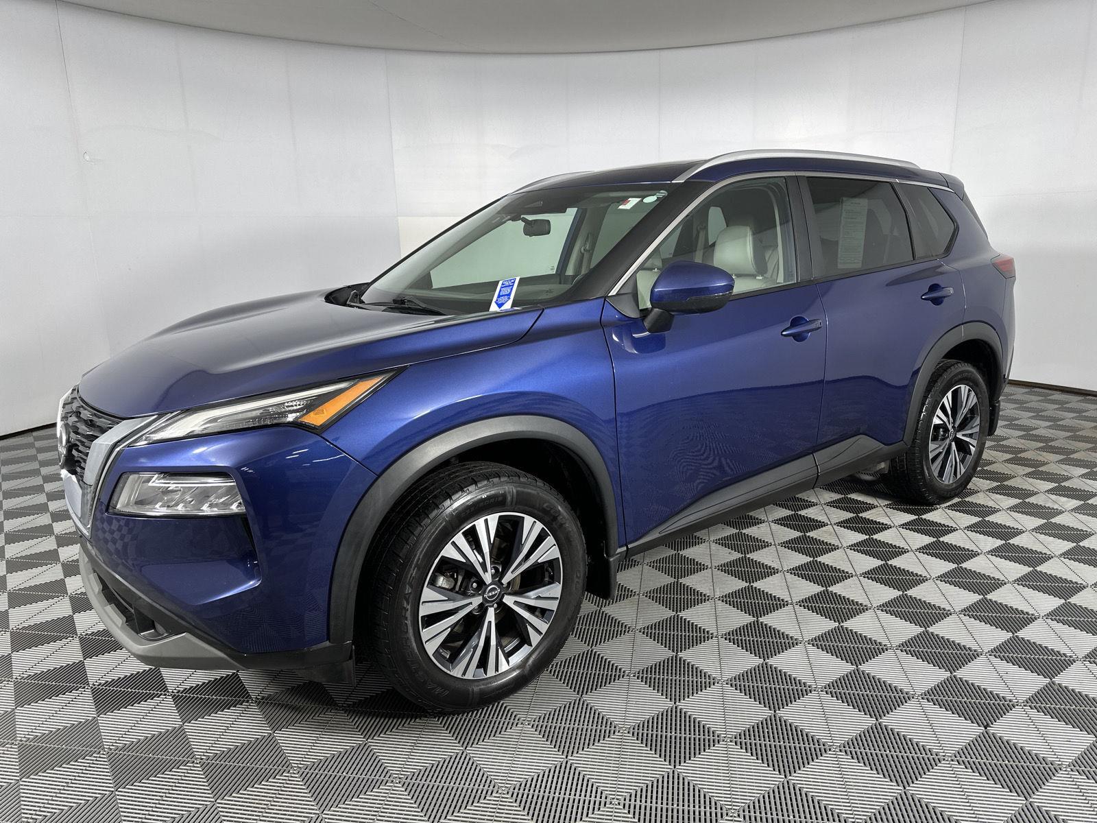 Used 2022 Caspian Blue Metallic Nissan SV image 3