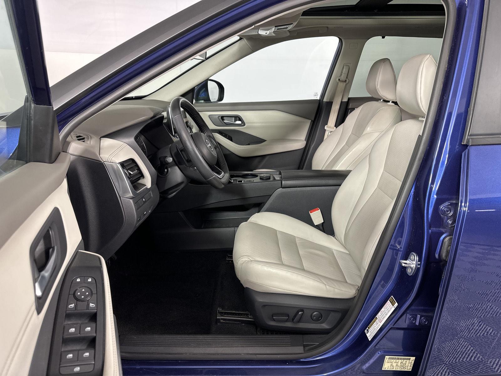 Used 2022 Caspian Blue Metallic Nissan SV image 13