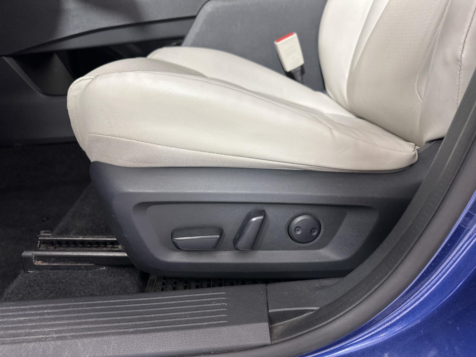 Used 2022 Caspian Blue Metallic Nissan SV image 14