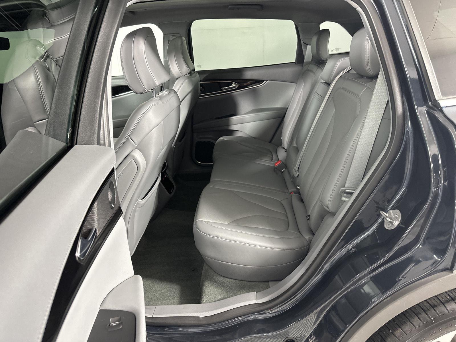 Used 2022 Flight Blue Lincoln Reserve image 21