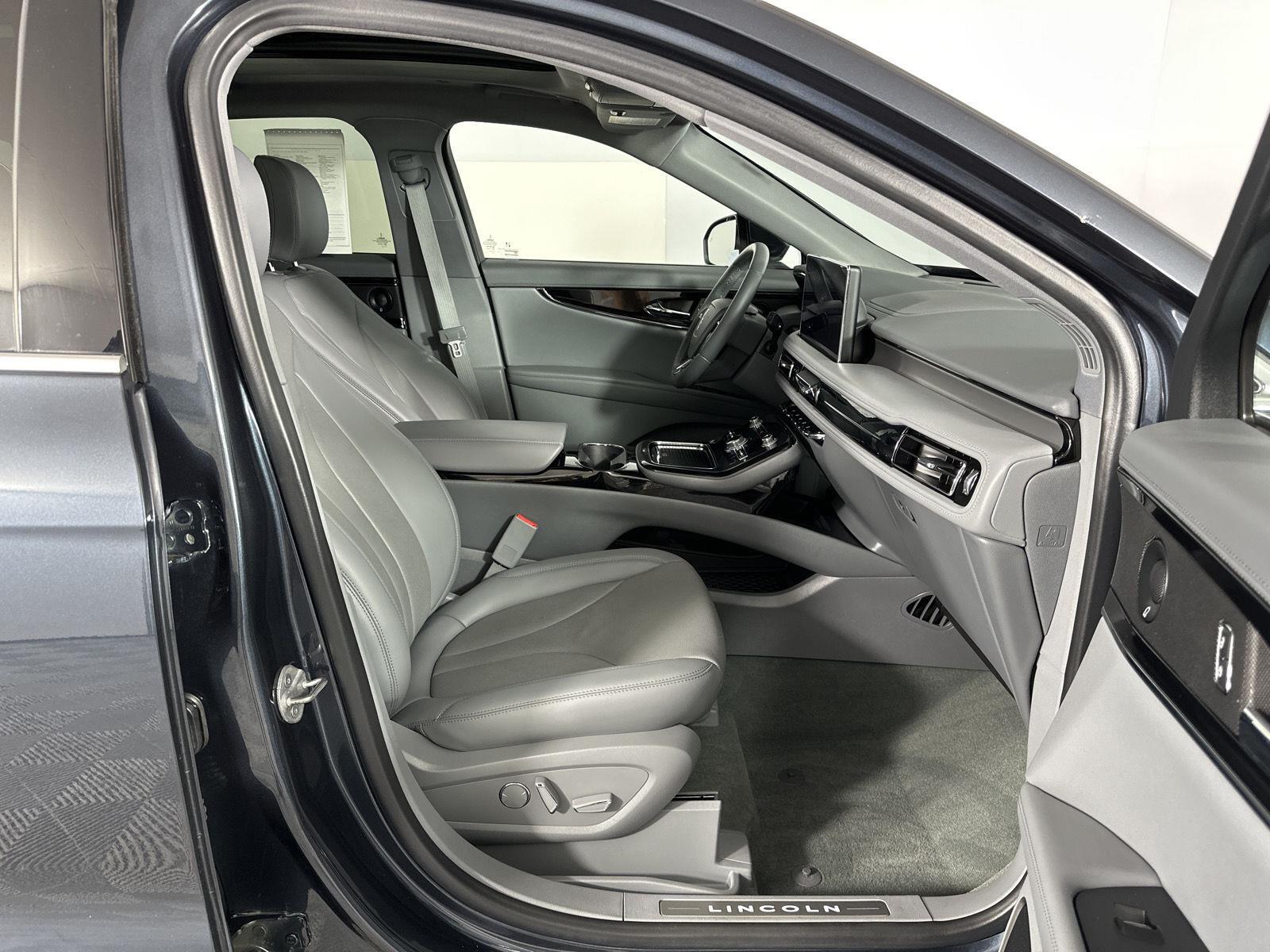 Used 2022 Flight Blue Lincoln Reserve image 31