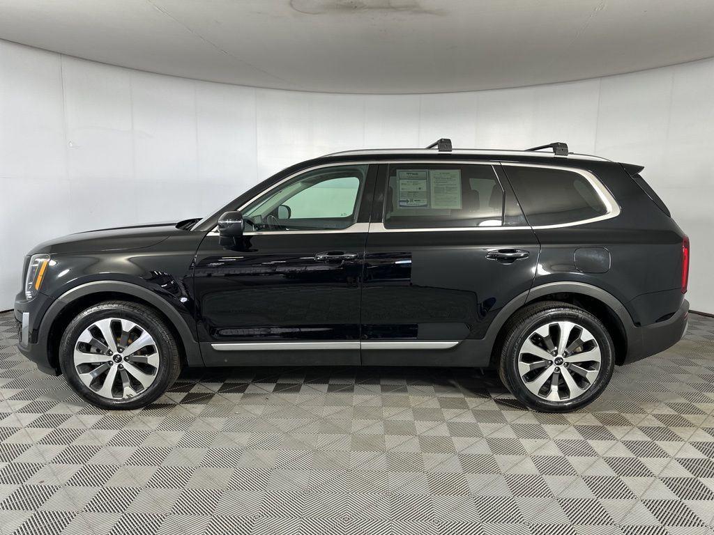 Used 2021 Ebony Black Kia S image 18