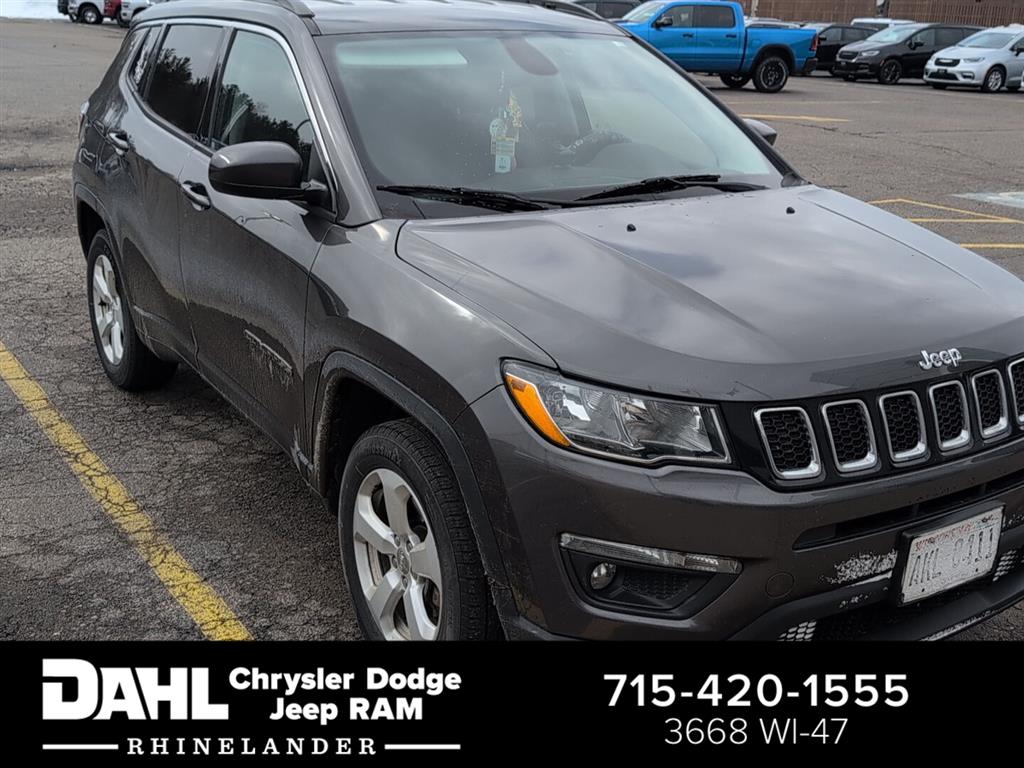 Gray (Granite Crystal Metallic Clearcoat) 2018 Jeep Compass Latitude 4WD SUV / Crossover Four-Wheel Drive 9-Speed Automatic