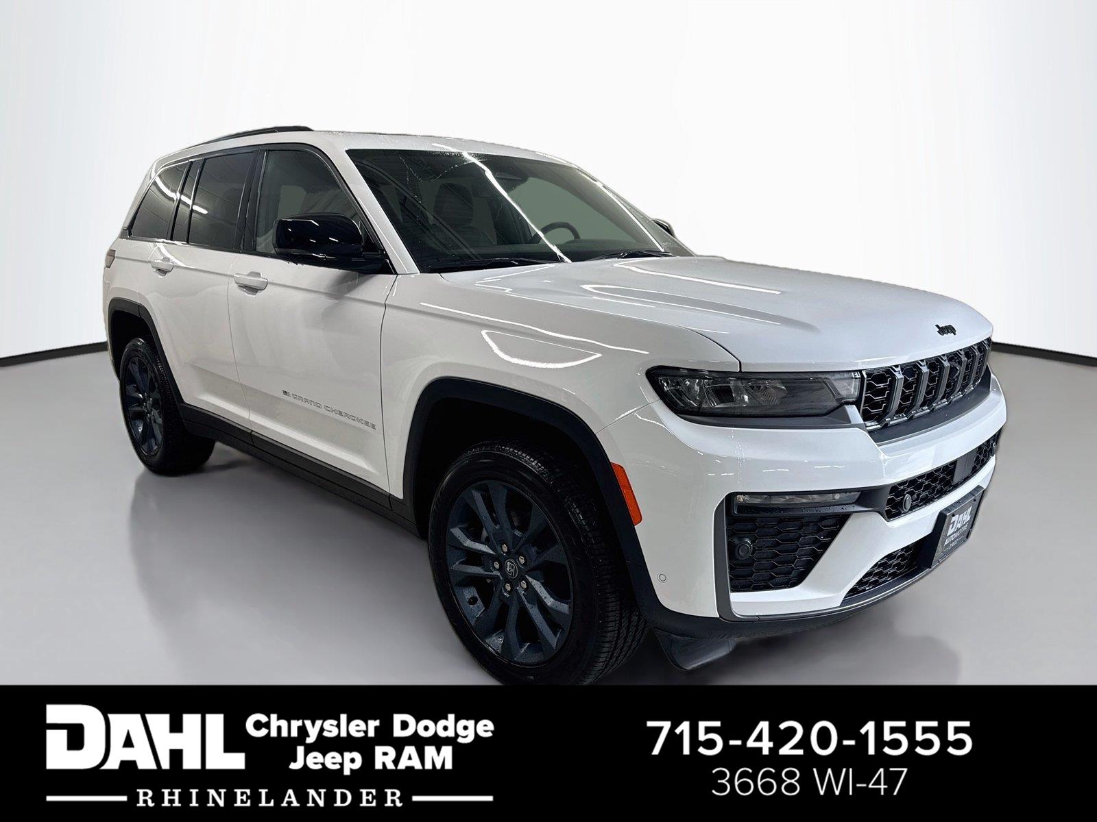 Bright White Clearcoat 2026 Jeep Grand Cherokee SUV / Crossover Four-Wheel Drive 8-Speed Automatic