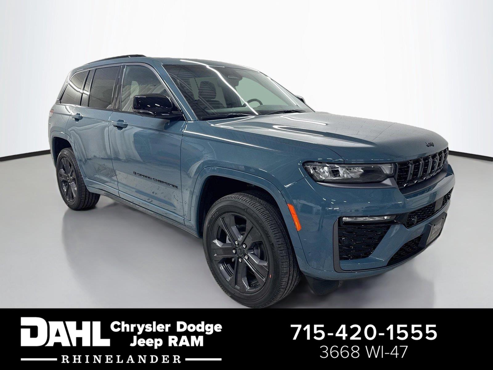 Gray (STEEL BLU) 2027 Jeep Grand Cherokee SUV / Crossover Four-Wheel Drive