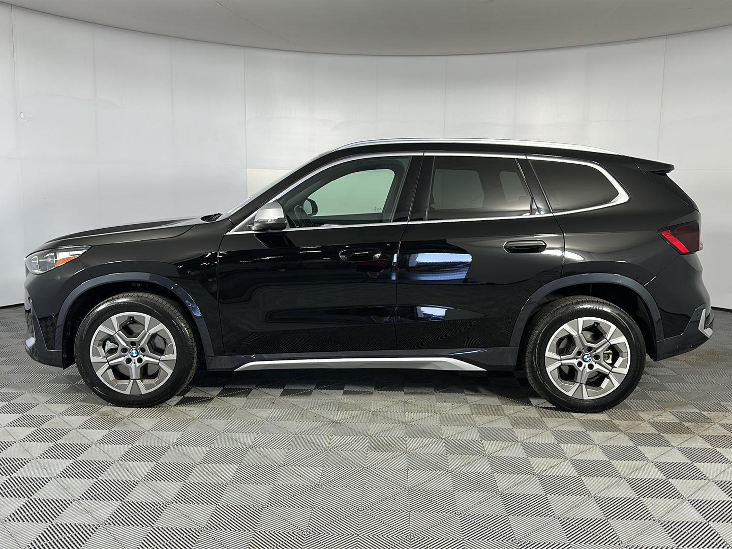 Certified Used 2024 Jet Black BMW xDrive28i image 5