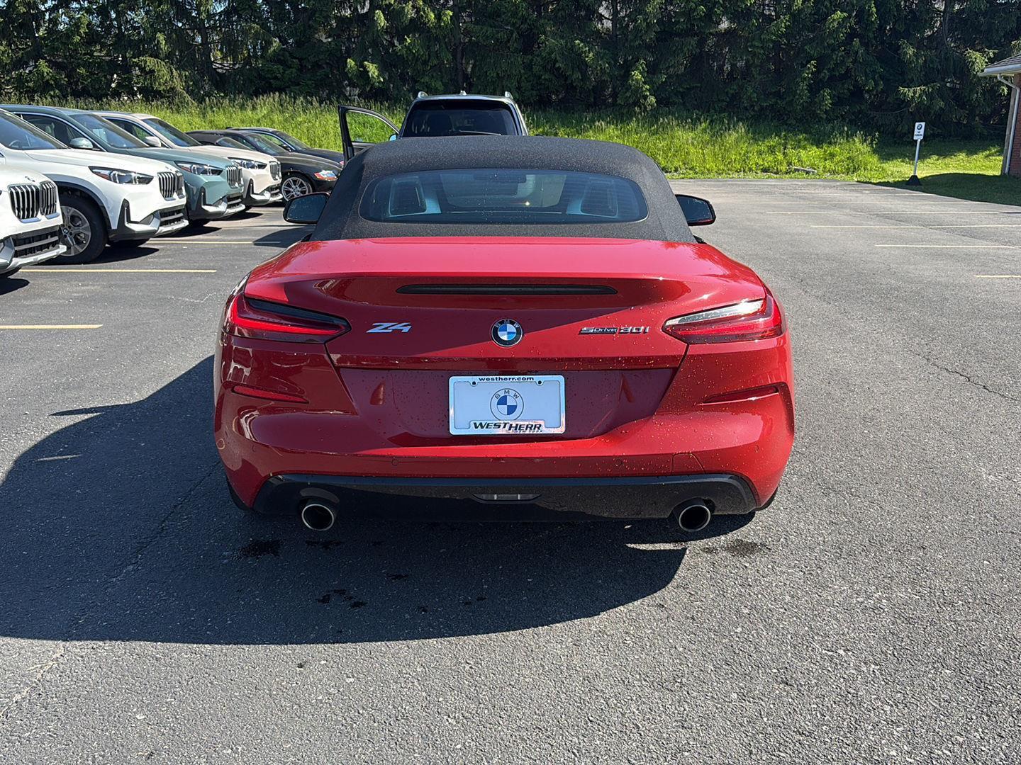 Used 2022 San Francisco Red Metallic BMW sDrive30i image 4