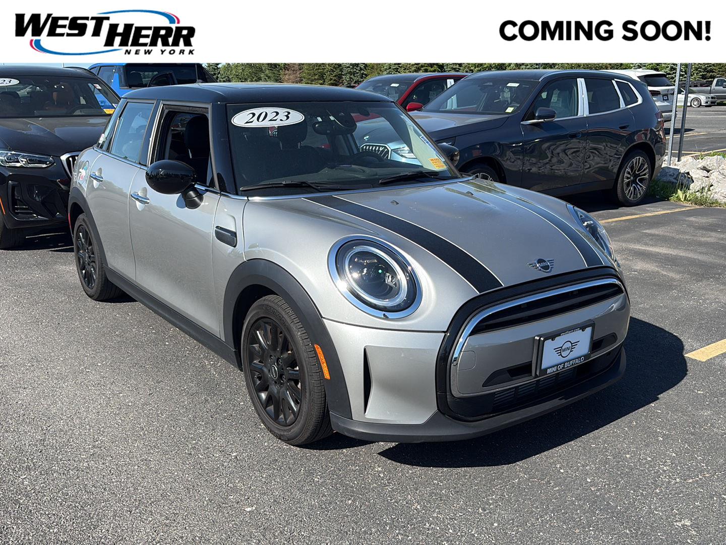 Melting Silver III Metallic 2023 MINI Cooper 4-Door Hatchback FWD Hatchback Front-Wheel Drive 7-Speed Dual Clutch