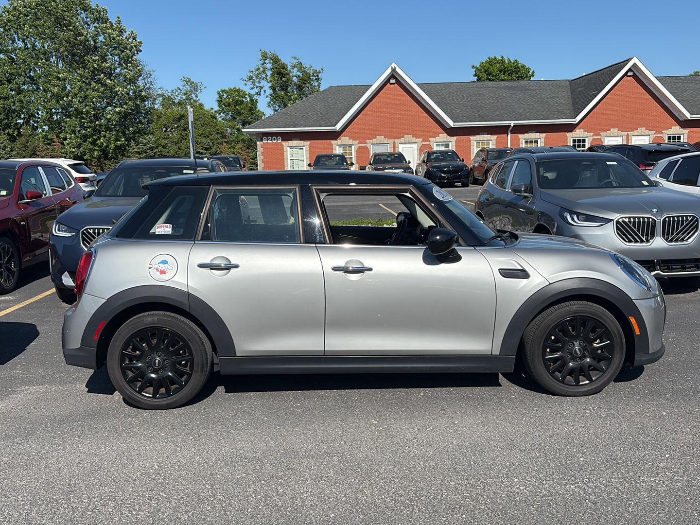 Used 2023 Melting Silver III Metallic MINI Cooper image 2
