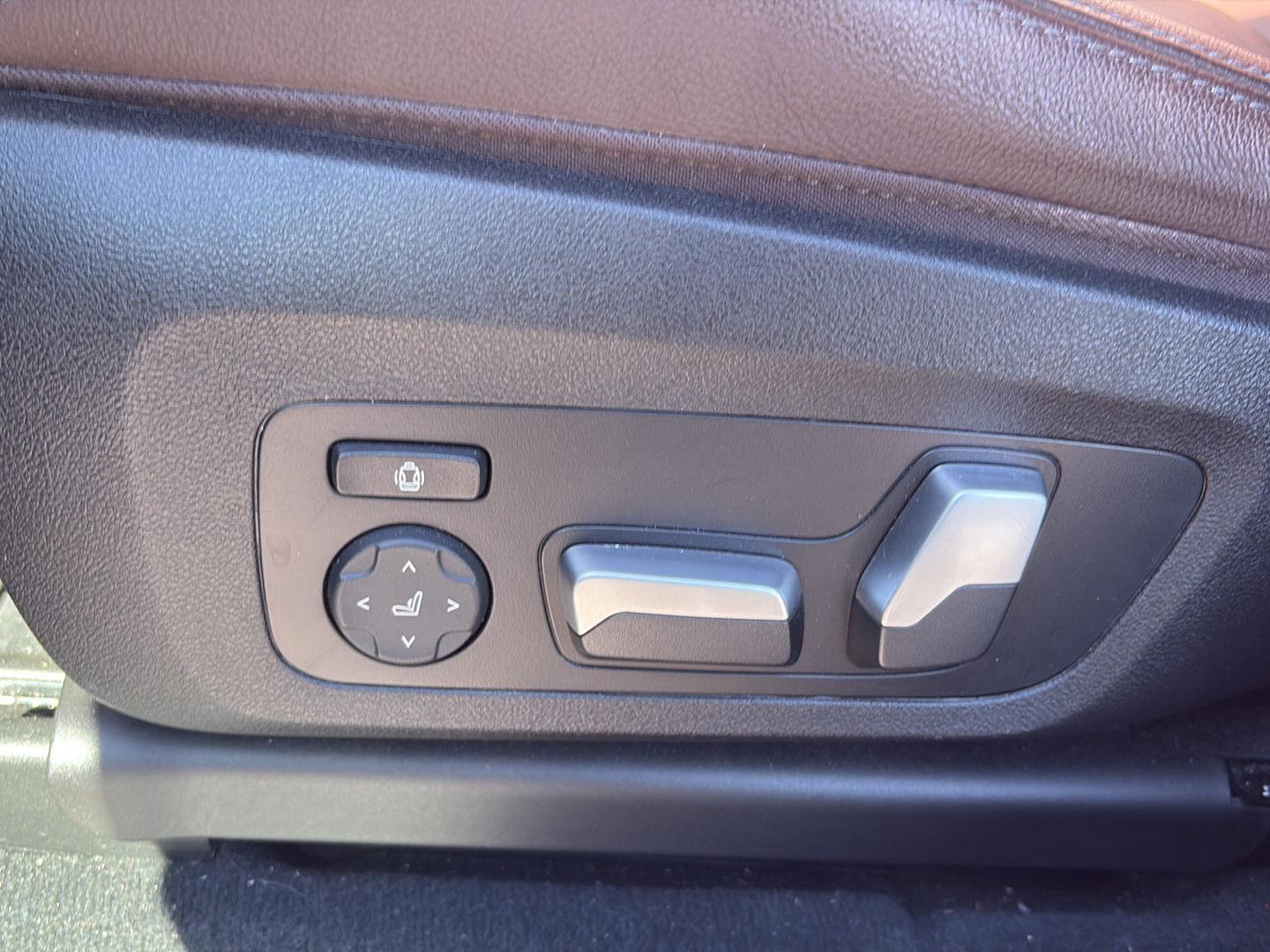 Certified Used 2023 Skyscraper Gray Metallic BMW xDrive30i image 11