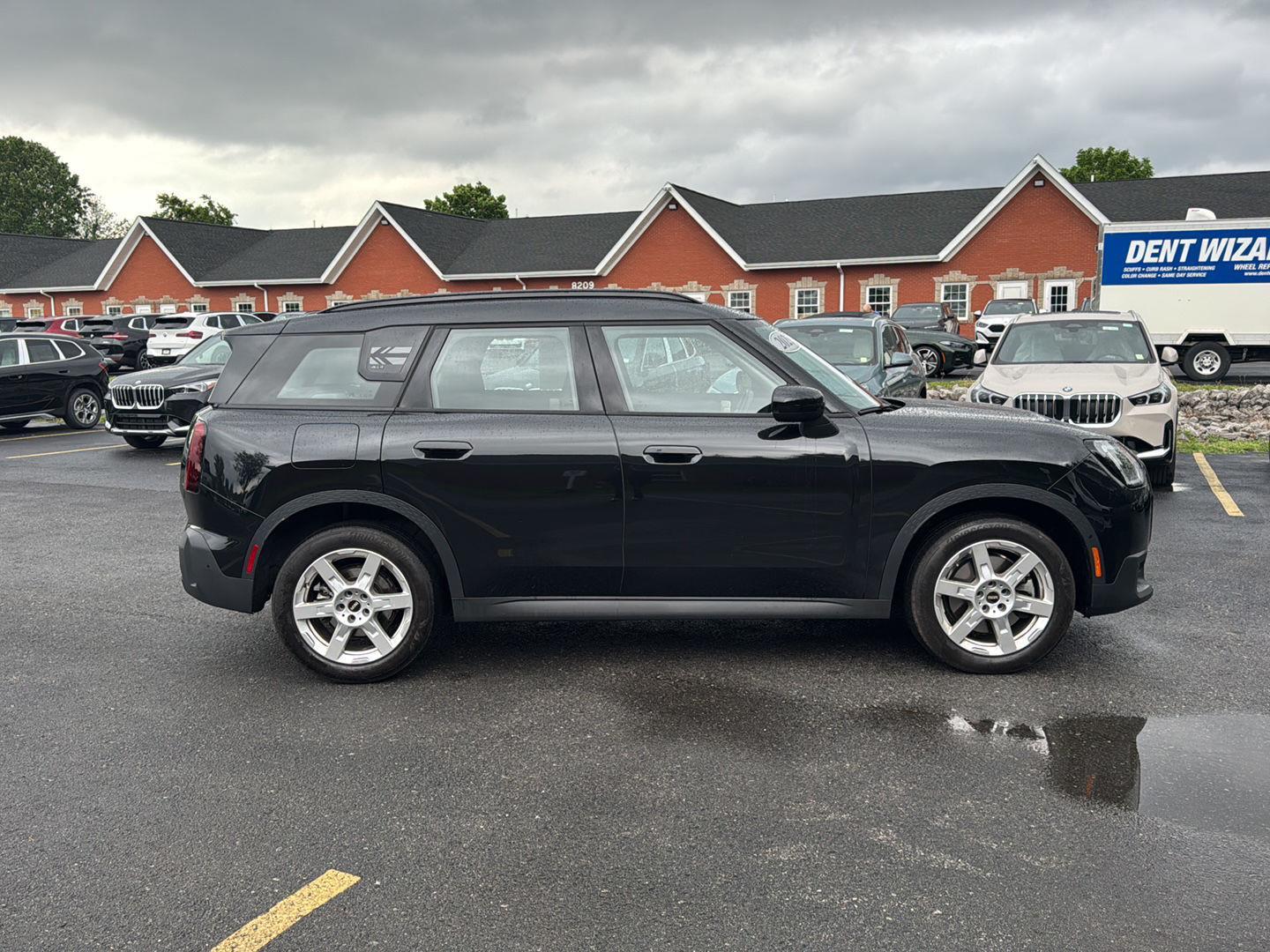 Used 2025 Midnight Black II Metallic MINI S image 2