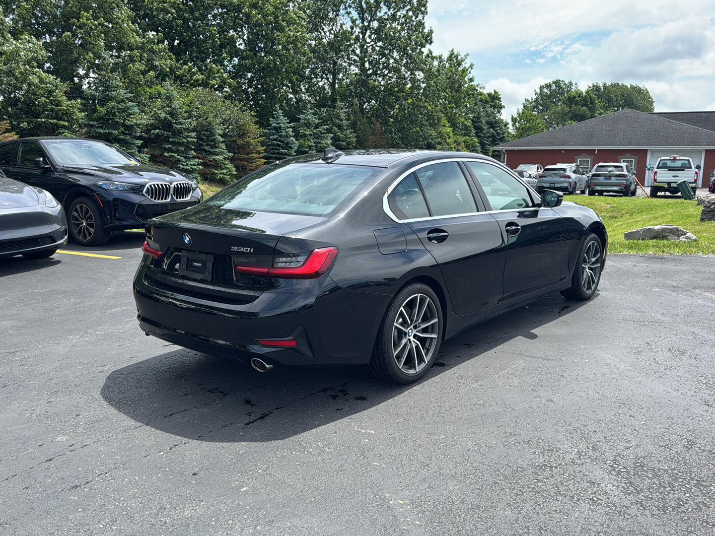 Used 2020 Jet Black BMW 330i xDrive image 3