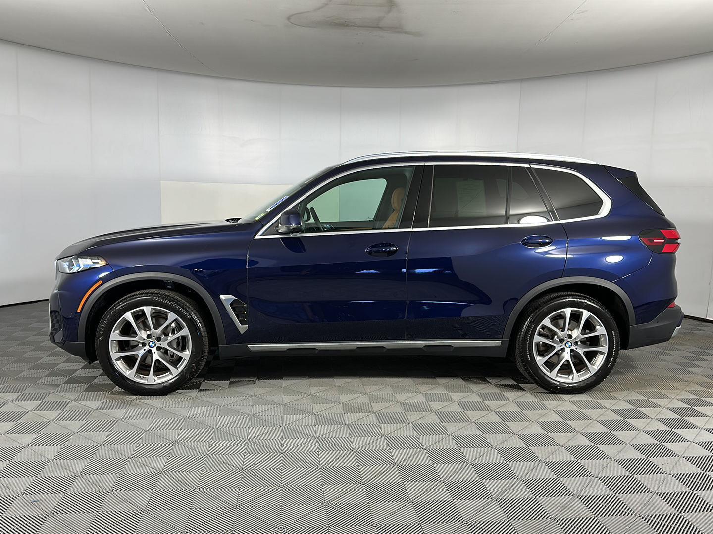 New 2026 Tanzanite Blue II Metallic BMW xDrive40i image 6