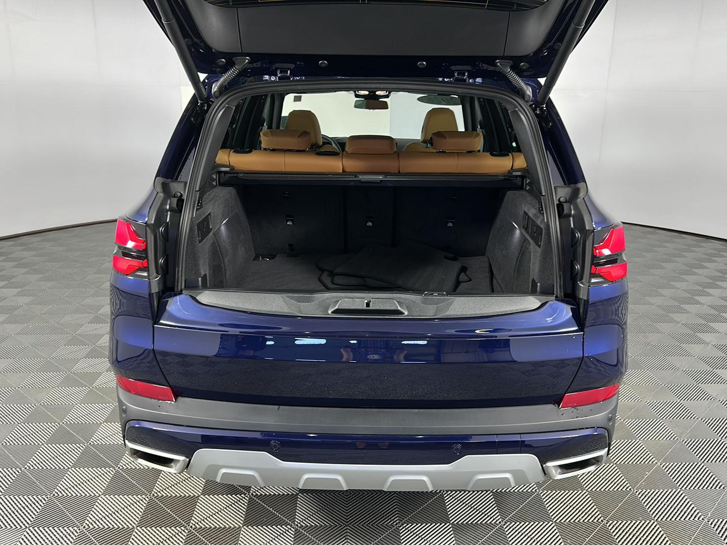 New 2026 Tanzanite Blue II Metallic BMW xDrive40i image 29