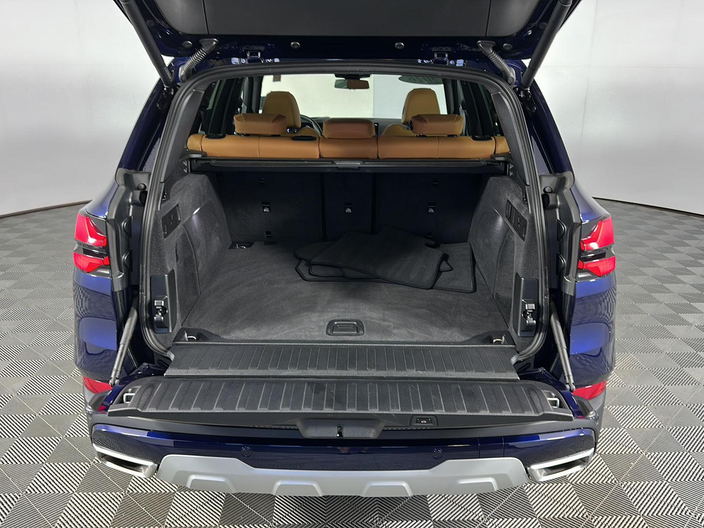 New 2026 Tanzanite Blue II Metallic BMW xDrive40i image 32