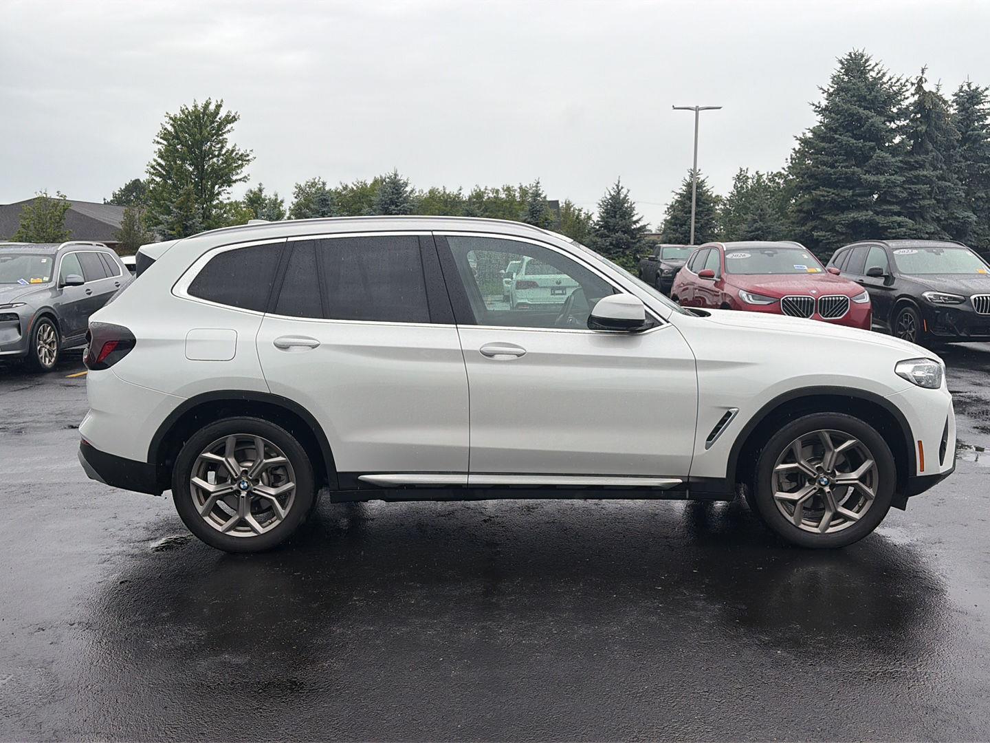 Used 2022 Mineral White Metallic BMW xDrive30i image 2