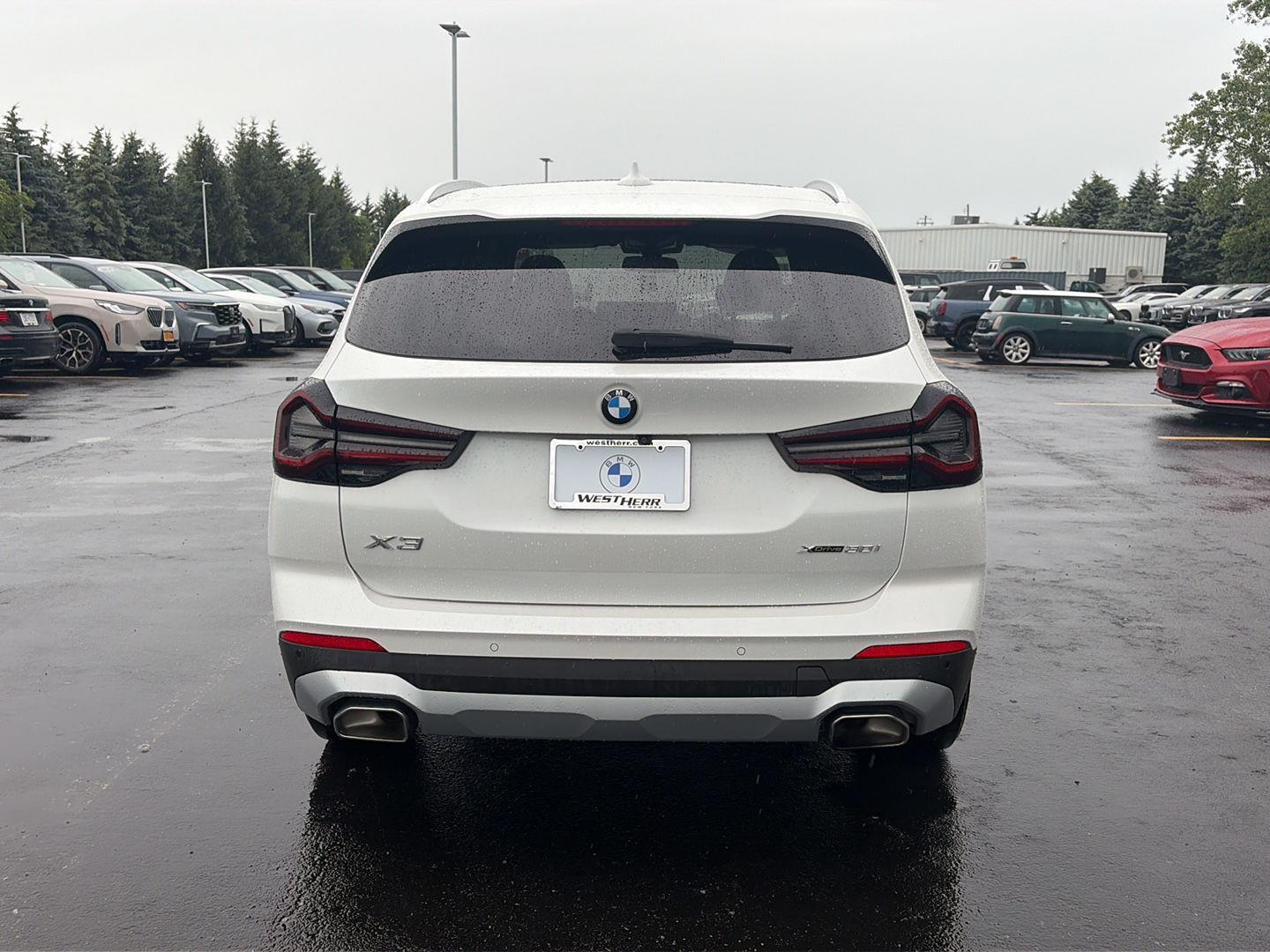 Used 2022 Mineral White Metallic BMW xDrive30i image 4