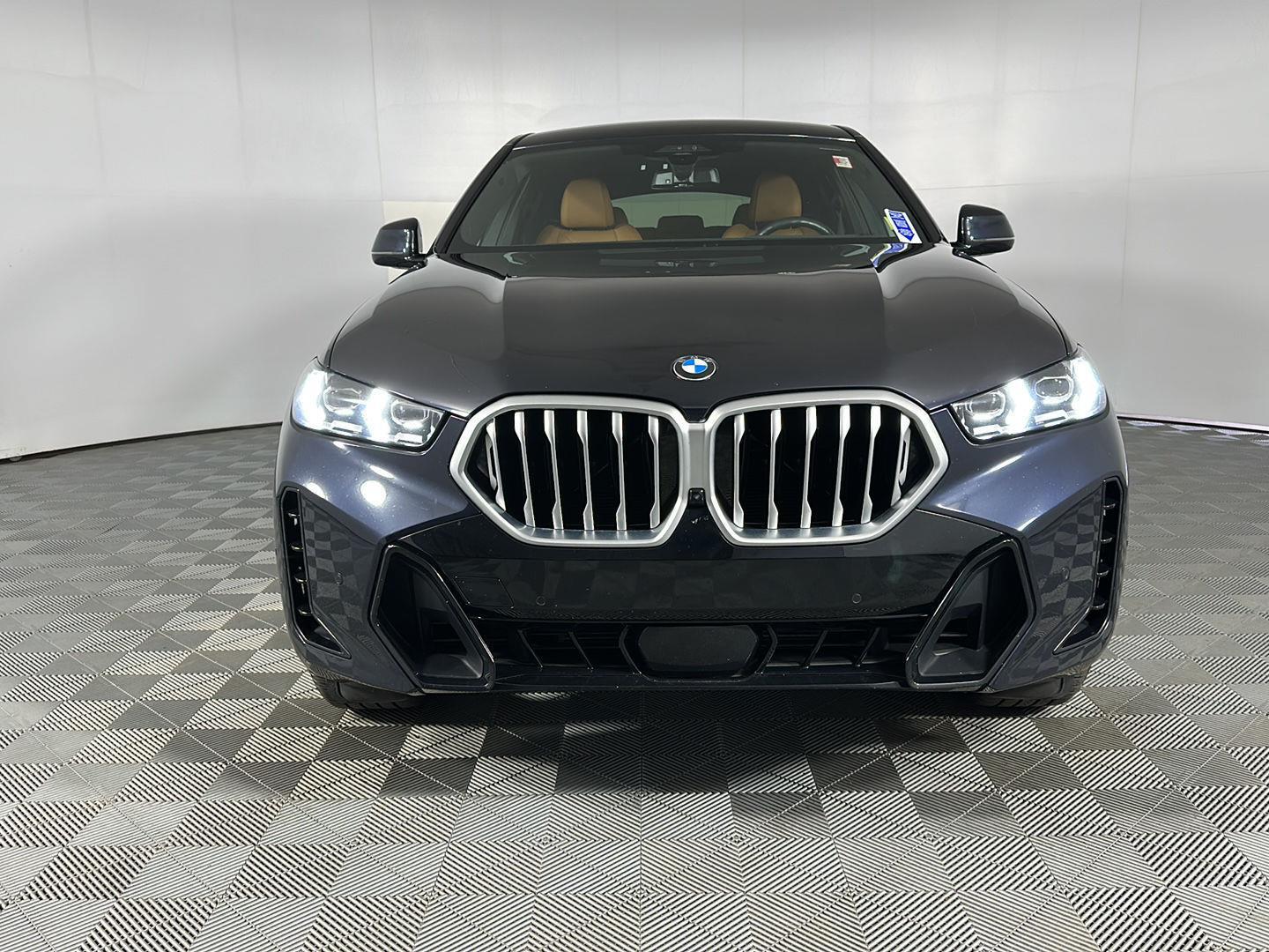 Certified Used 2024  BMW xDrive40i image 5