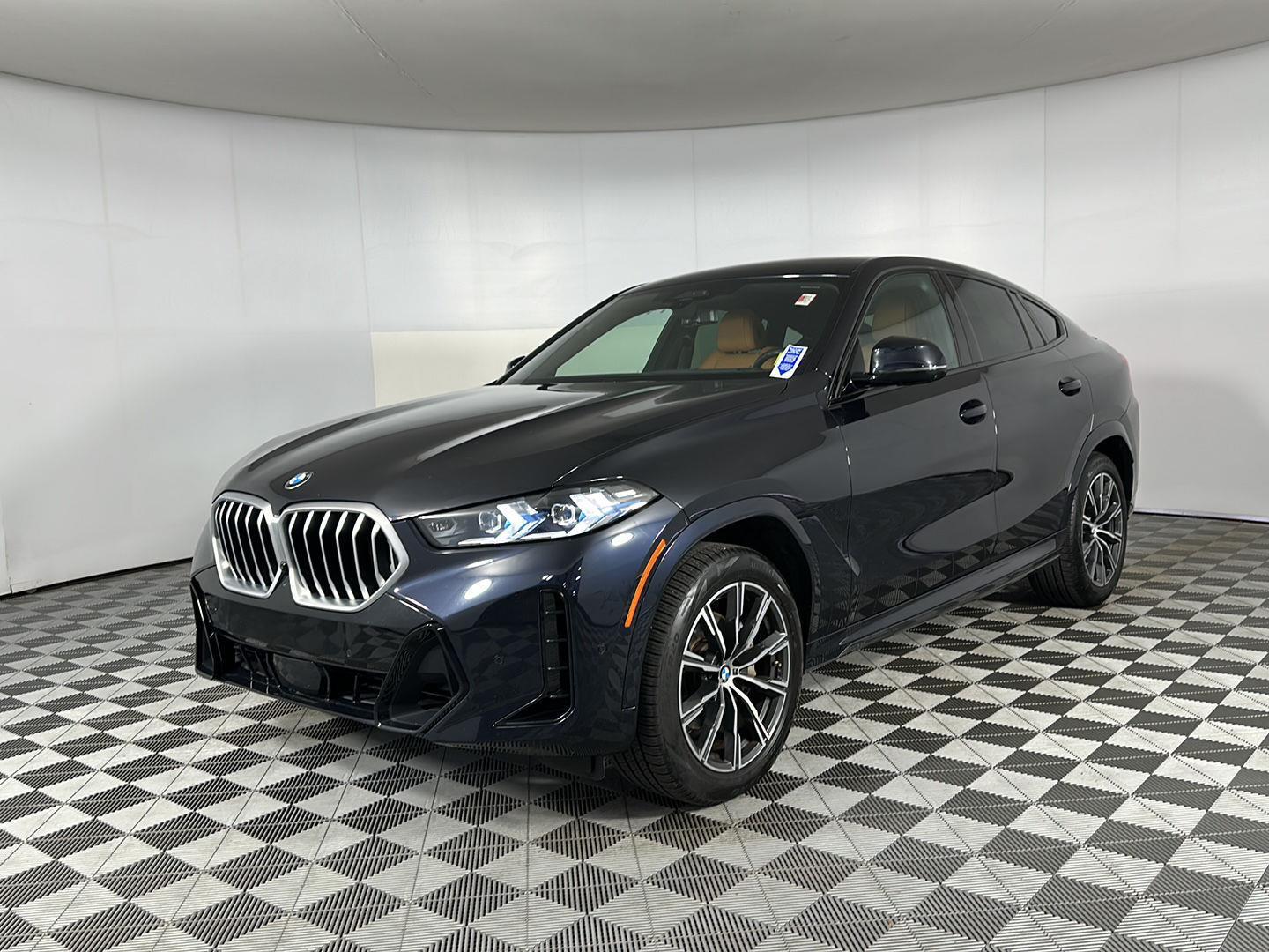 Certified Used 2024  BMW xDrive40i image 6