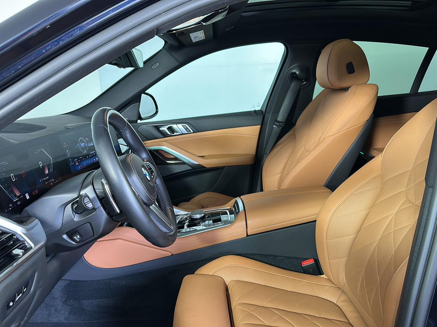 Certified Used 2024  BMW xDrive40i image 9