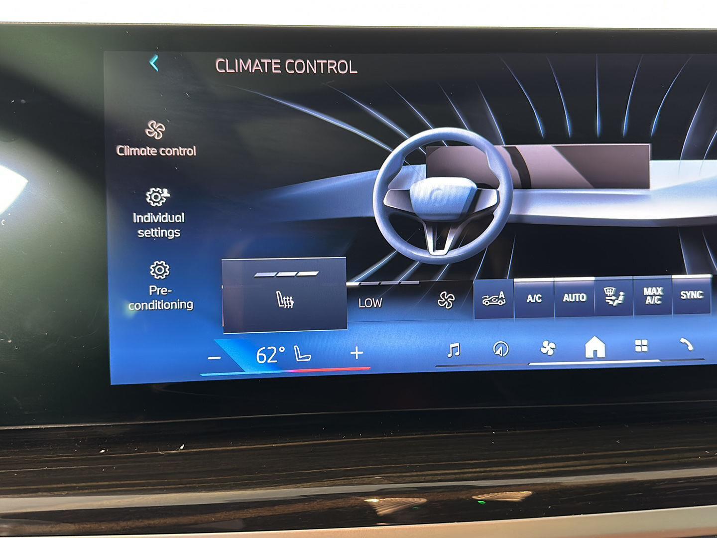 Certified Used 2024  BMW xDrive40i image 16
