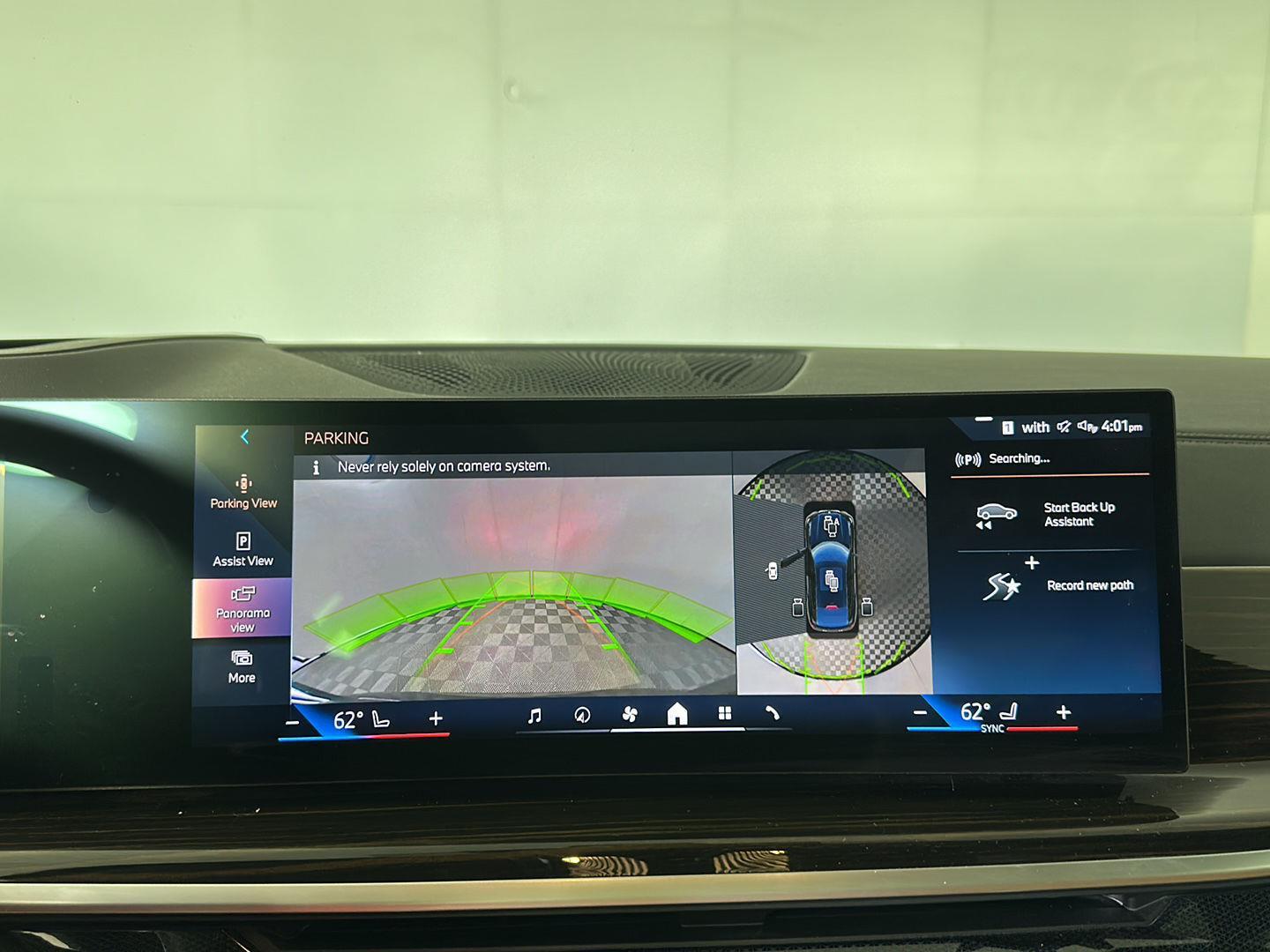 Certified Used 2024  BMW xDrive40i image 17