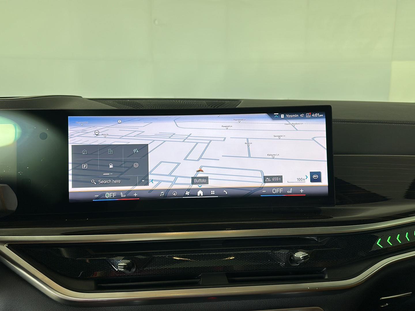 Certified Used 2024  BMW xDrive40i image 19