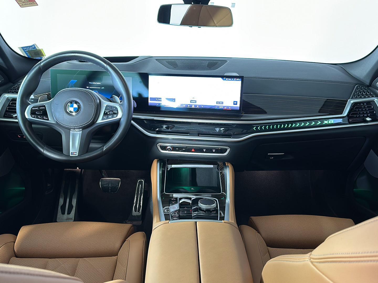 Certified Used 2024  BMW xDrive40i image 2