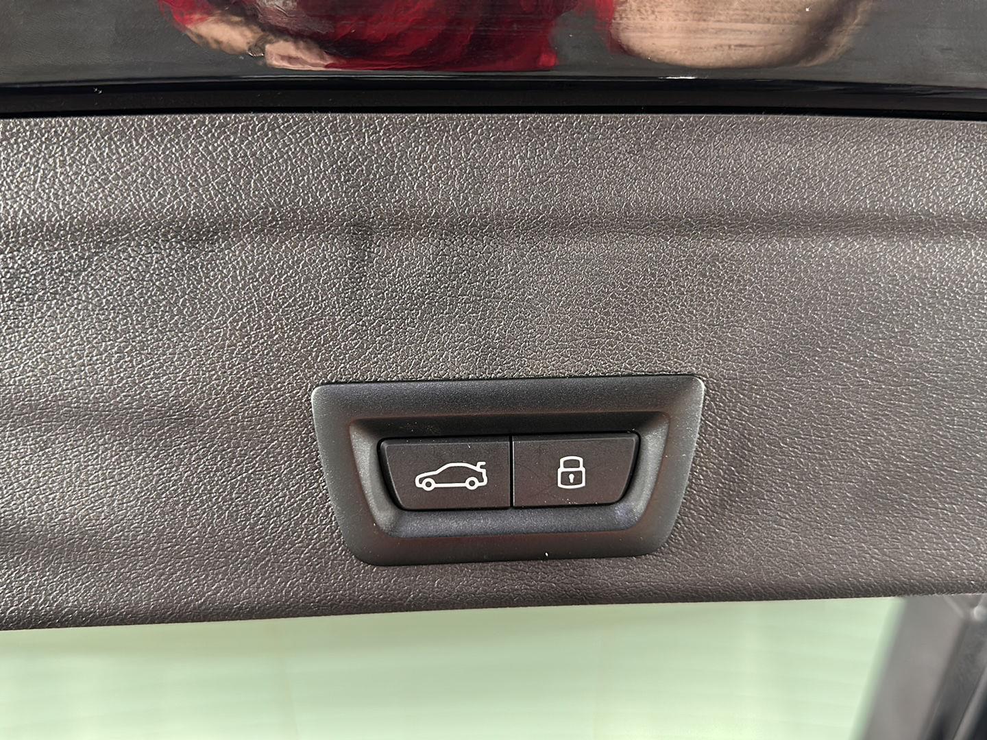 Certified Used 2024  BMW xDrive40i image 26