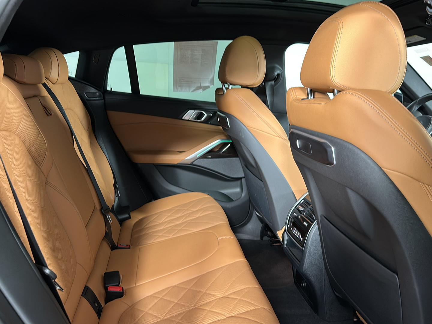 Certified Used 2024  BMW xDrive40i image 29