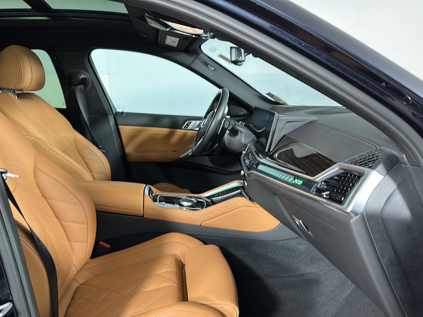 Certified Used 2024  BMW xDrive40i image 30