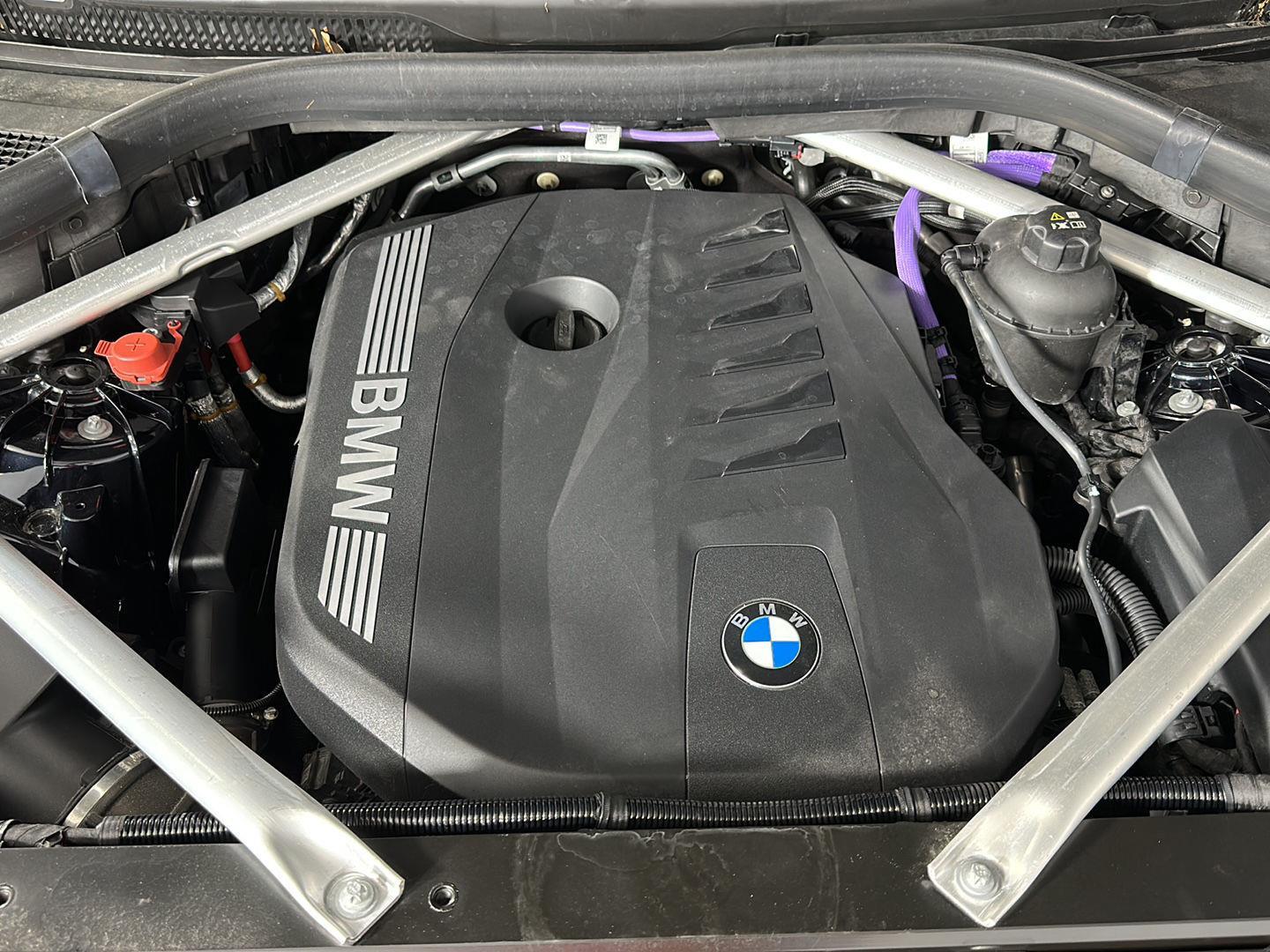 Certified Used 2024  BMW xDrive40i image 31
