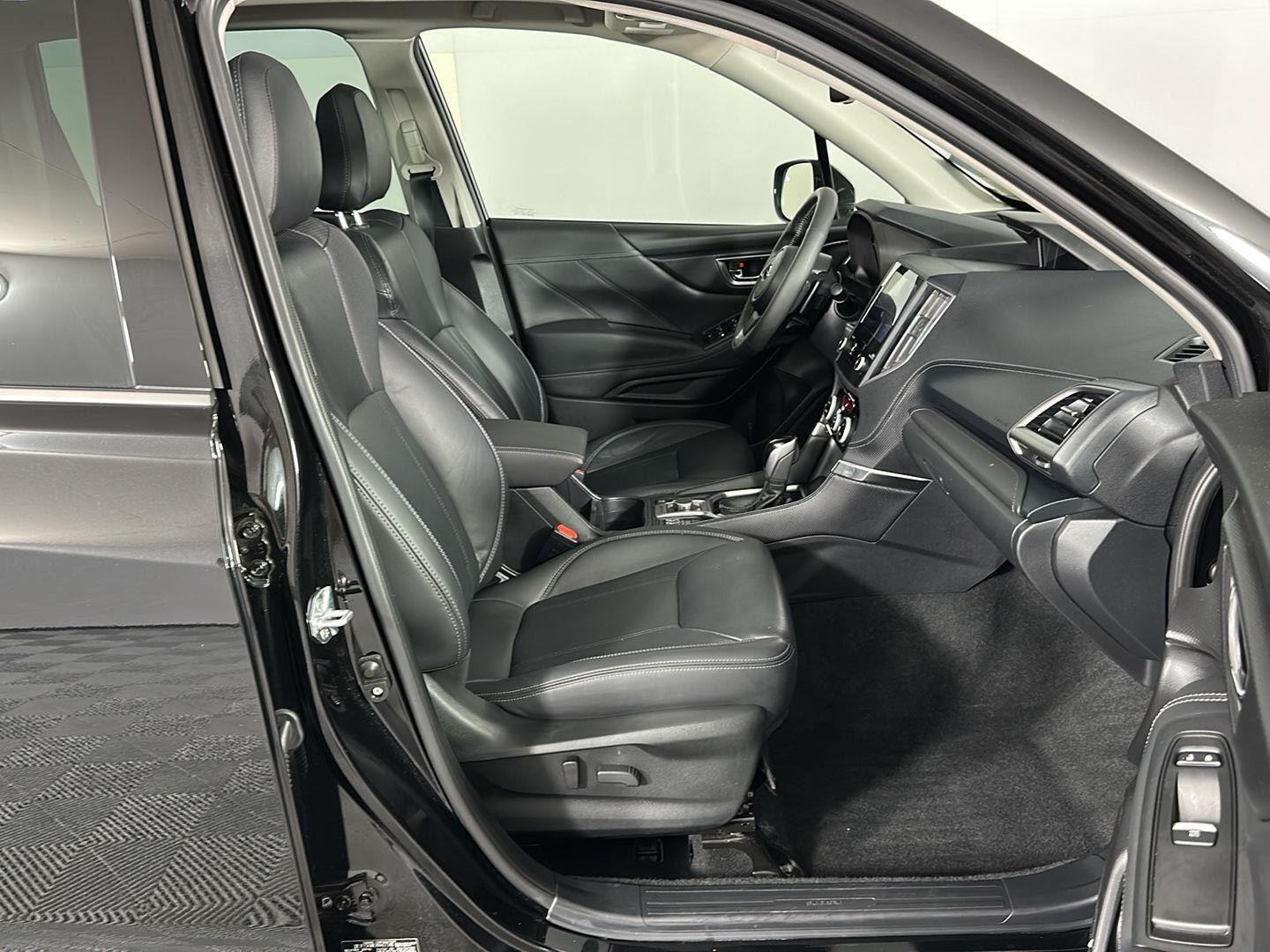 Used 2024 Crystal Black Silica Subaru Touring image 31