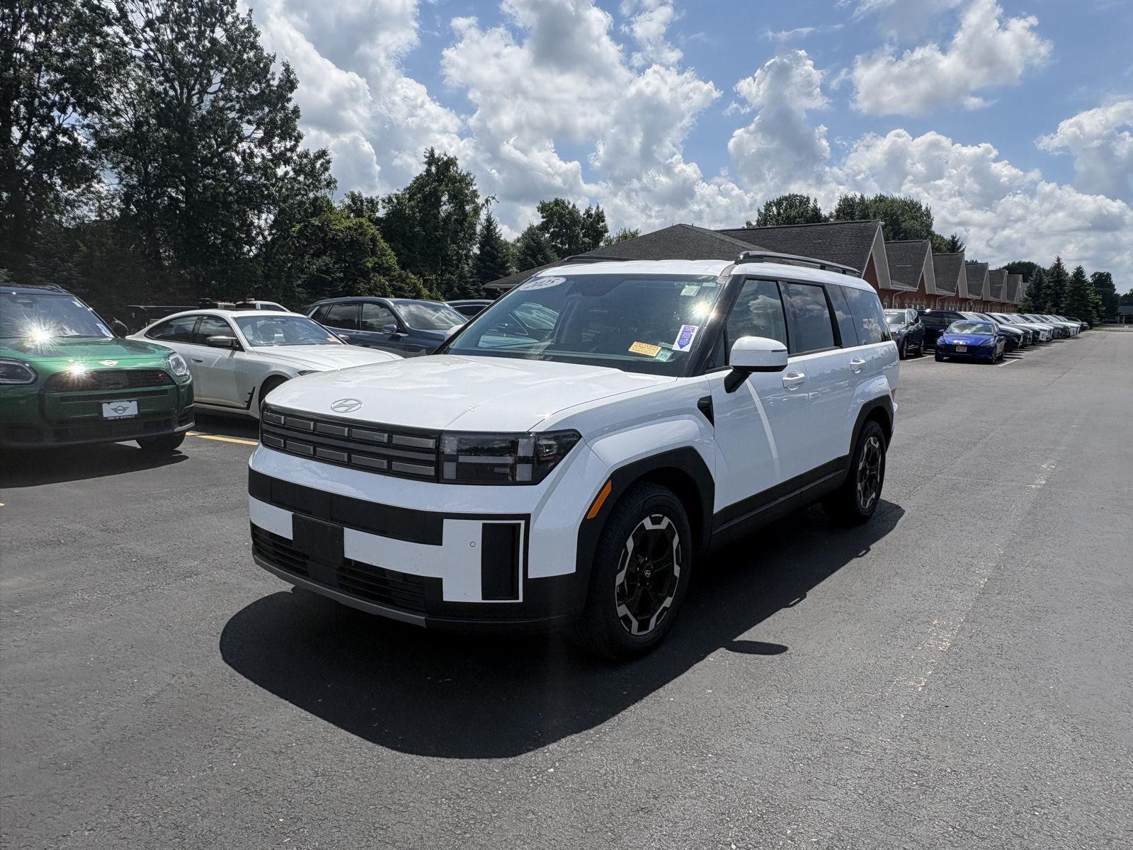 Used 2025 Serenity White Hyundai SEL image 3