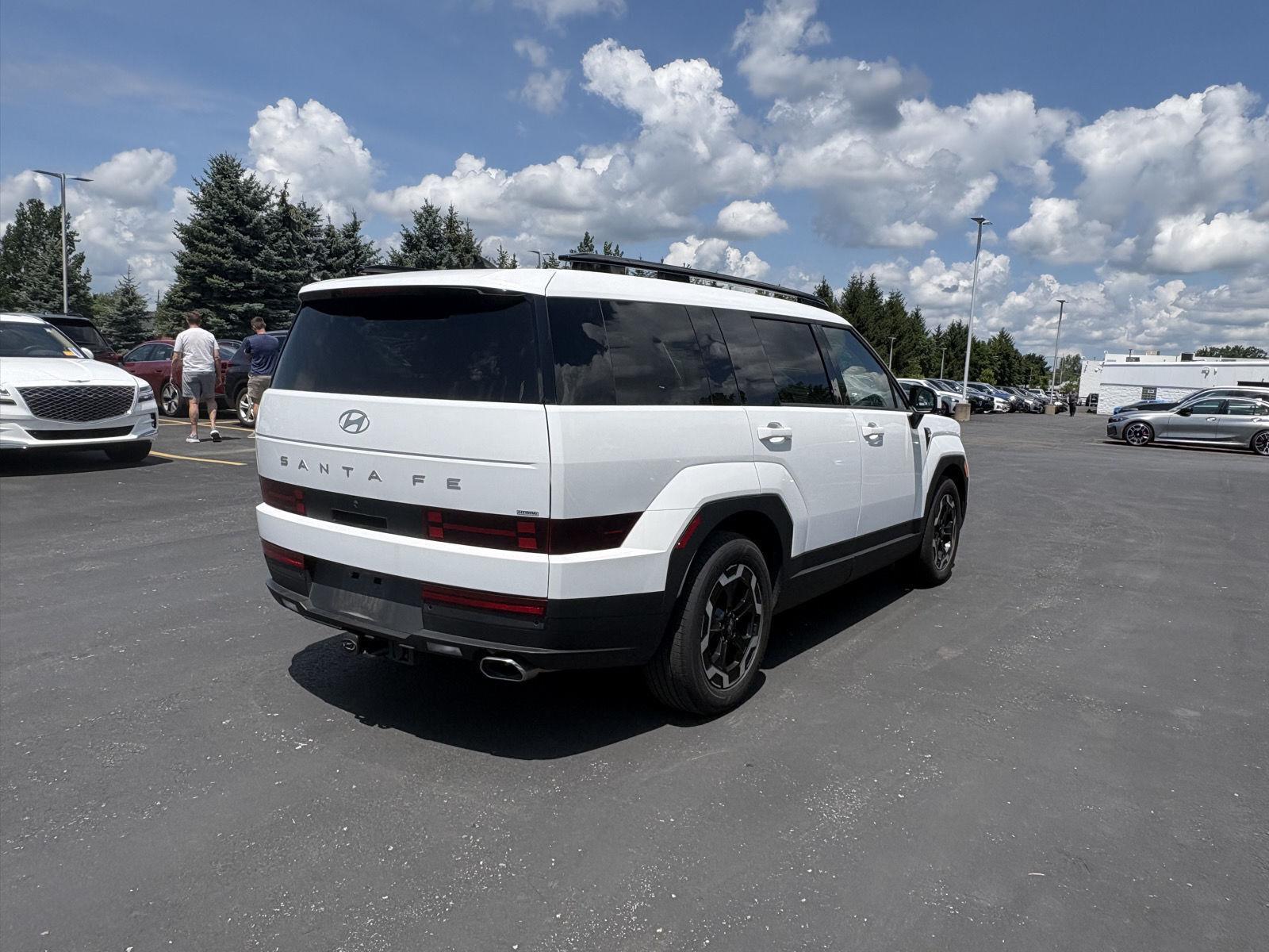 Used 2025 Serenity White Hyundai SEL image 4