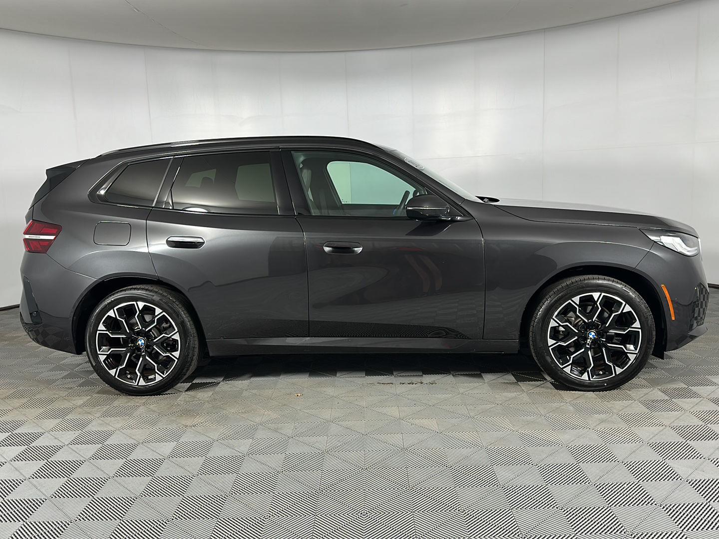 New 2026 Dark Graphite Metallic BMW 30 xDrive image 28