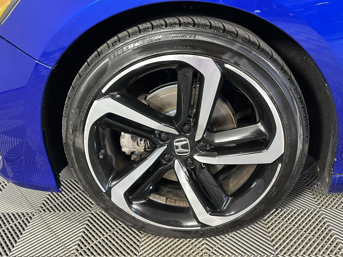 Used 2019 Still Night Pearl Honda Sport image 5