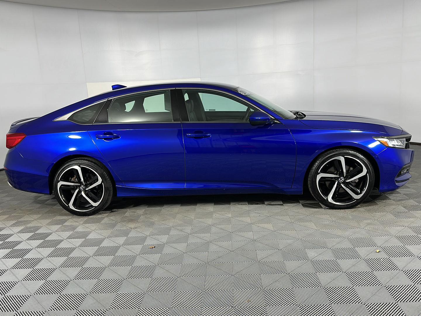 Used 2019 Still Night Pearl Honda Sport image 21