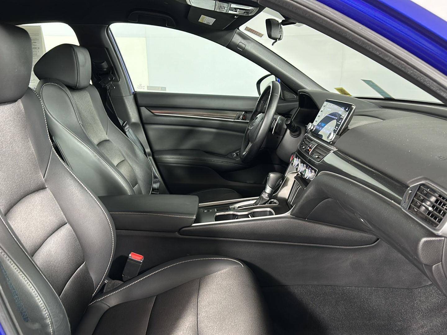 Used 2019 Still Night Pearl Honda Sport image 23