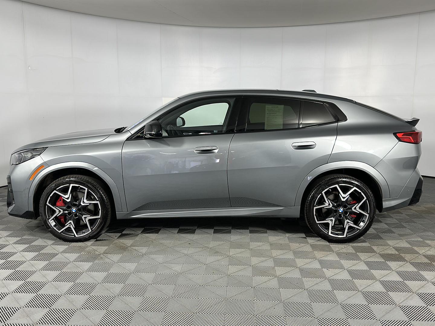 Certified Used 2025 Skyscraper Grey Metallic BMW M35i image 5
