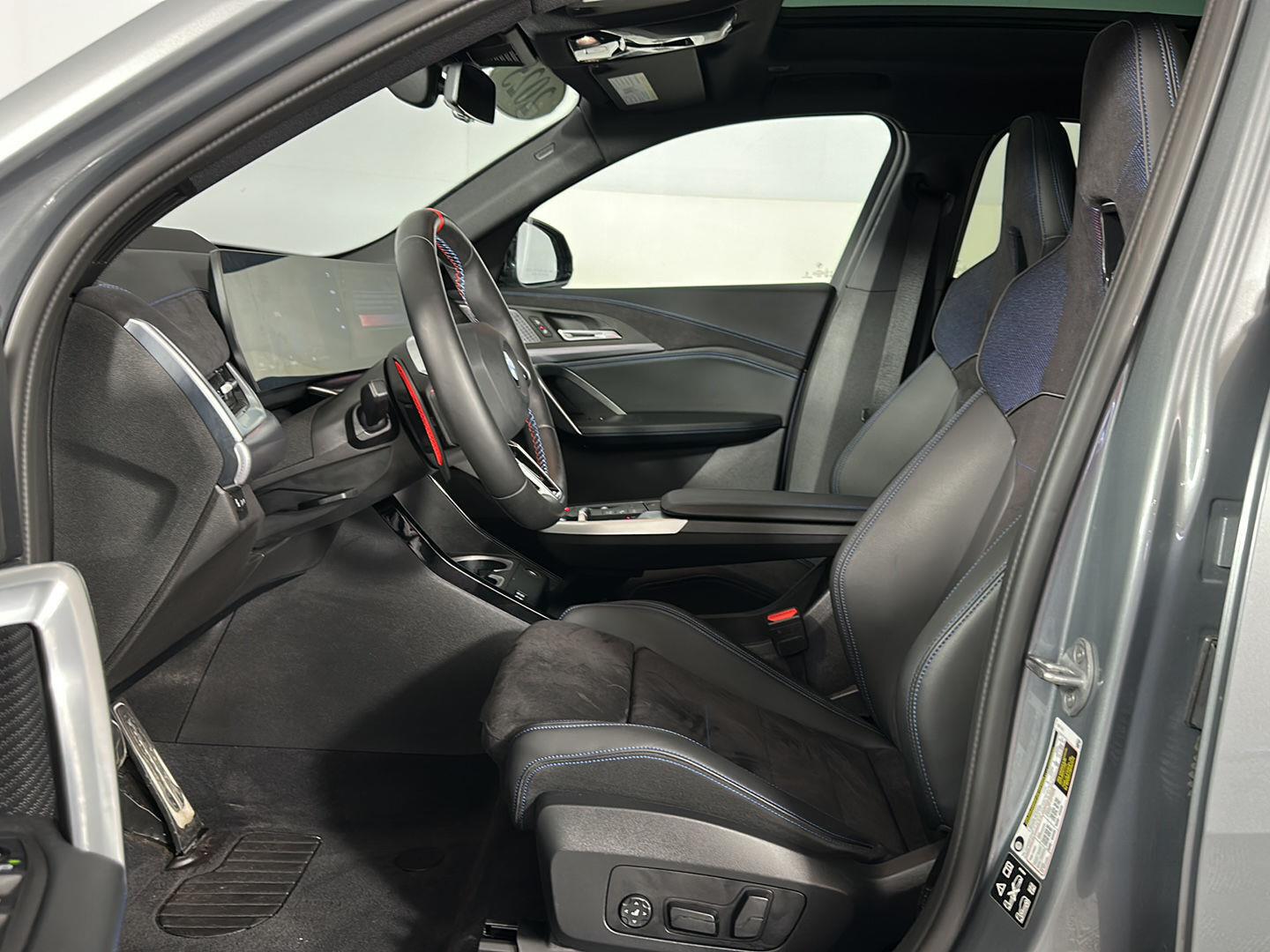 Certified Used 2025 Skyscraper Grey Metallic BMW M35i image 7