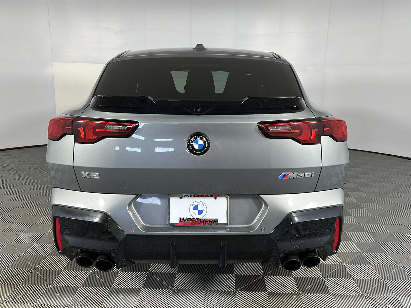 Certified Used 2025 Skyscraper Grey Metallic BMW M35i image 23