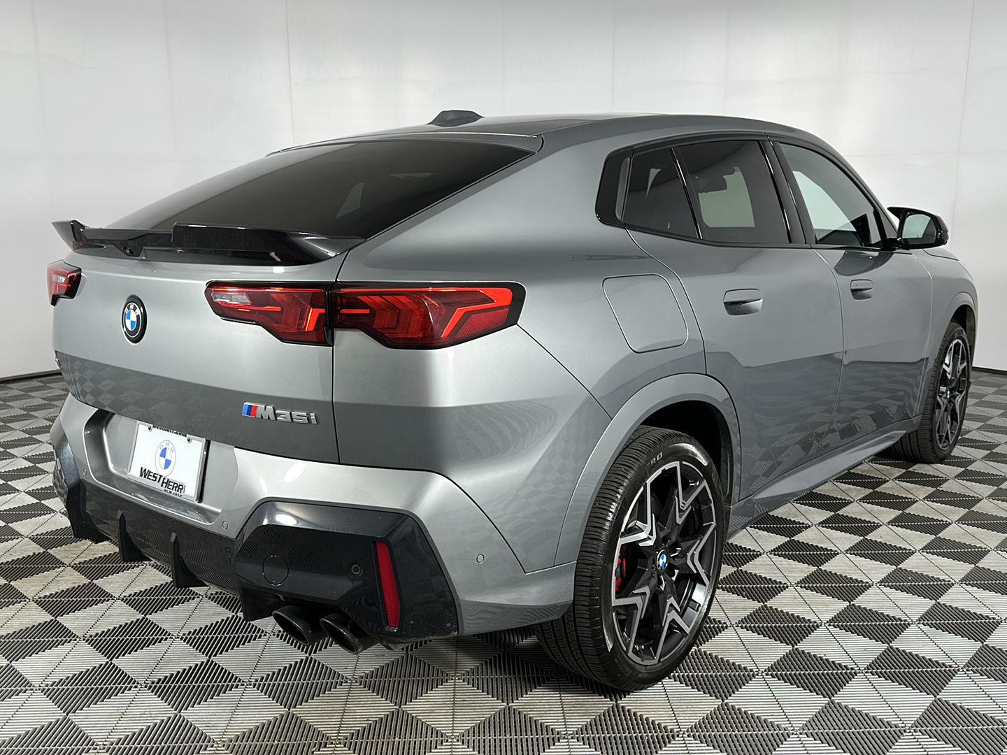 Certified Used 2025 Skyscraper Grey Metallic BMW M35i image 26