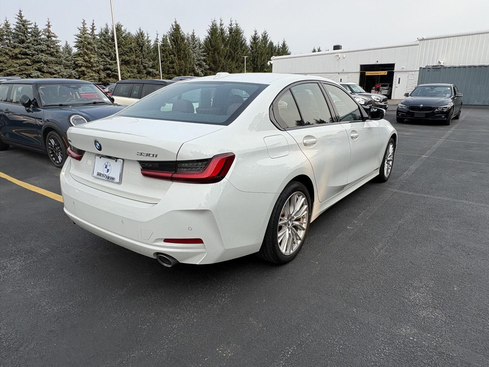 Used 2023 Alpine White BMW 330i xDrive image 5