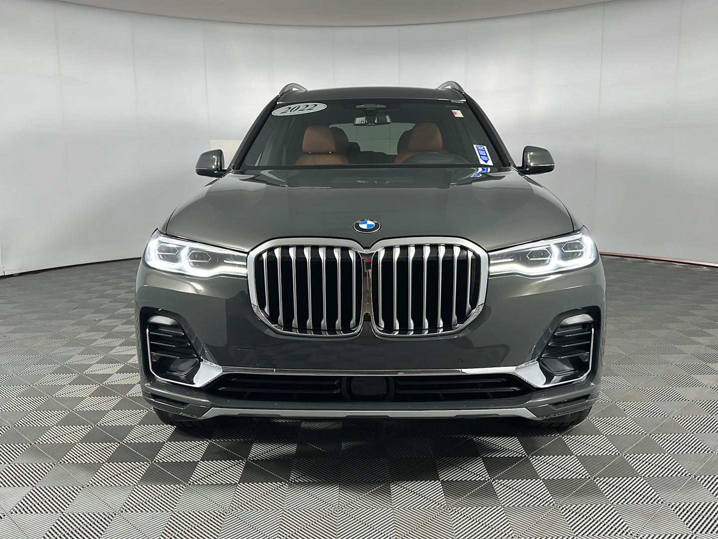 Used 2022 Dravit Grey Metallic BMW xDrive40i image 3