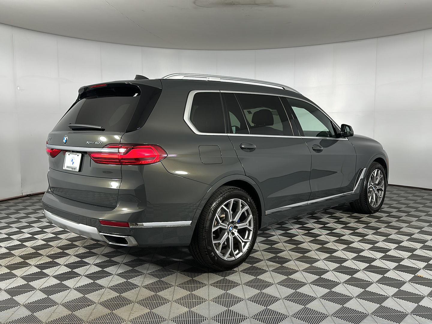 Used 2022 Dravit Grey Metallic BMW xDrive40i image 28